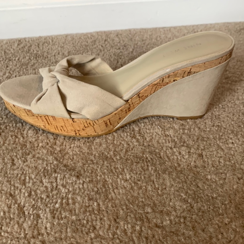 size 8, medium Nine West wedge heeled sandels, light tan suede with cork accent